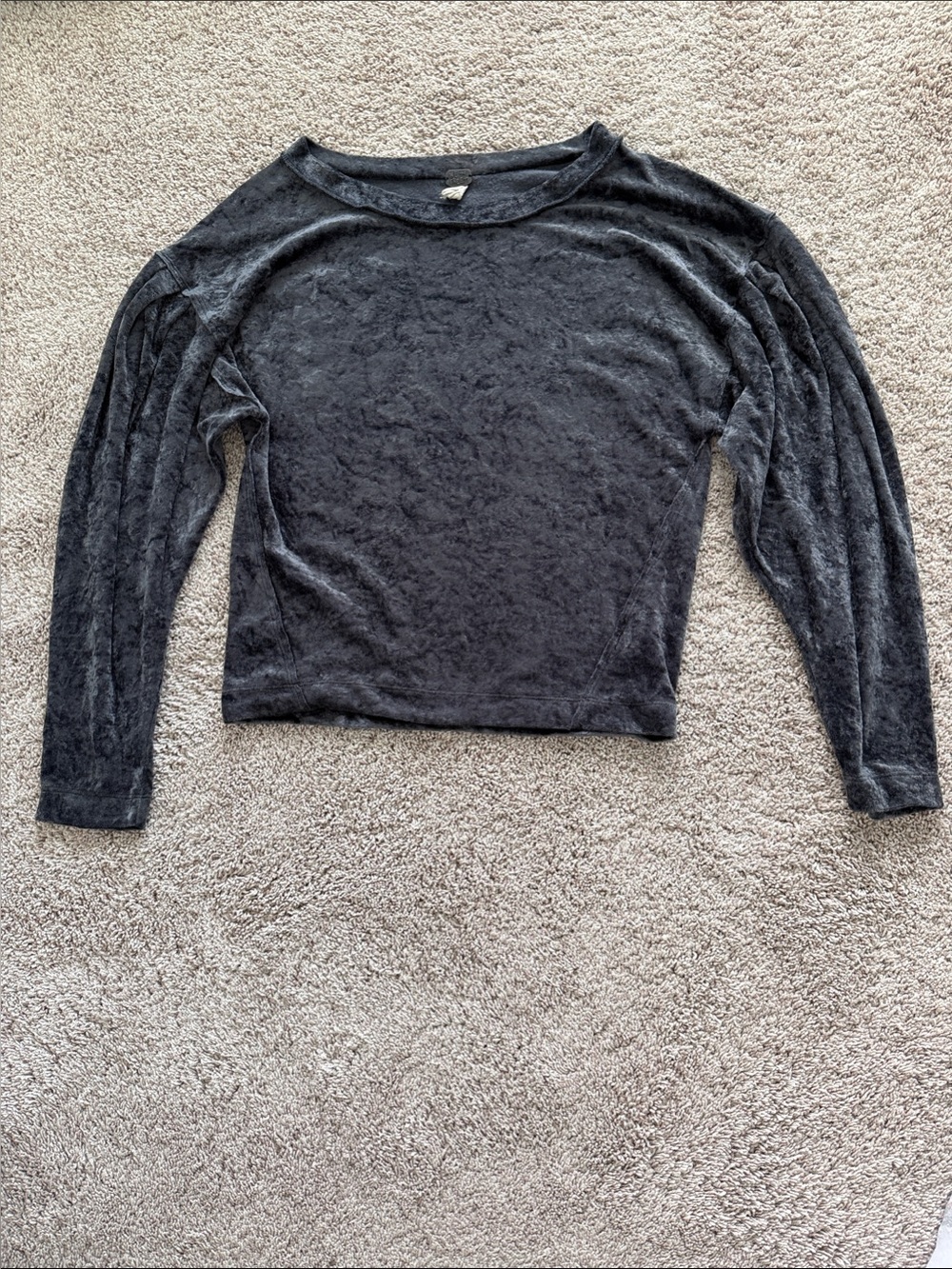 EUC Like New Free People Crushed Velvet Long Sleeve Top in Charcoal Gray - Picture 7 of 10